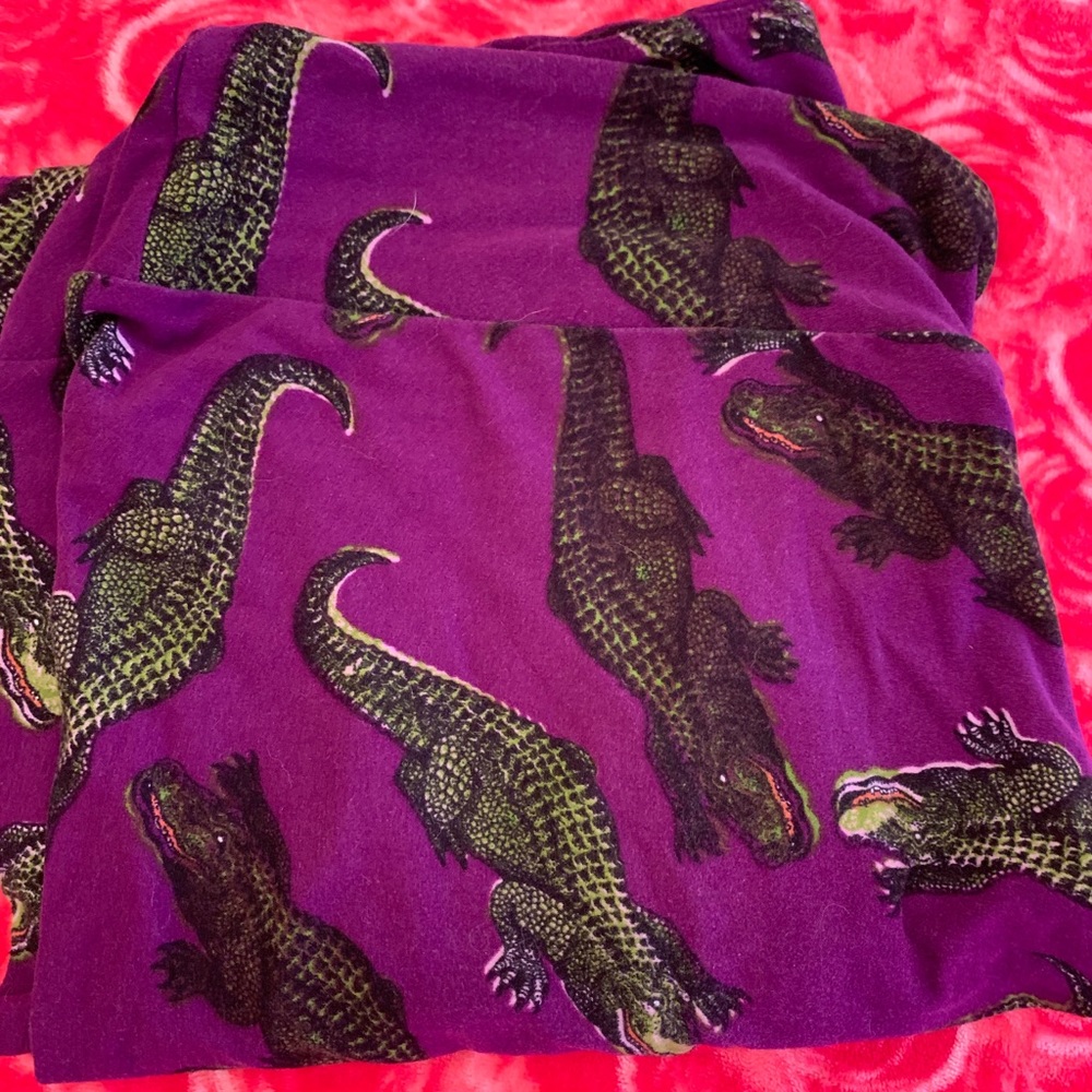 Lularoe TC Alligator Crocodile Leggings Tall Curvy